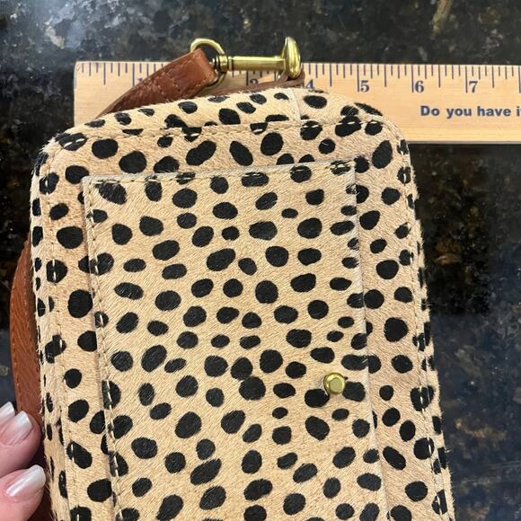 Madewell The Transport Camera Bag in dotted calf hair - Picture 12 of 12